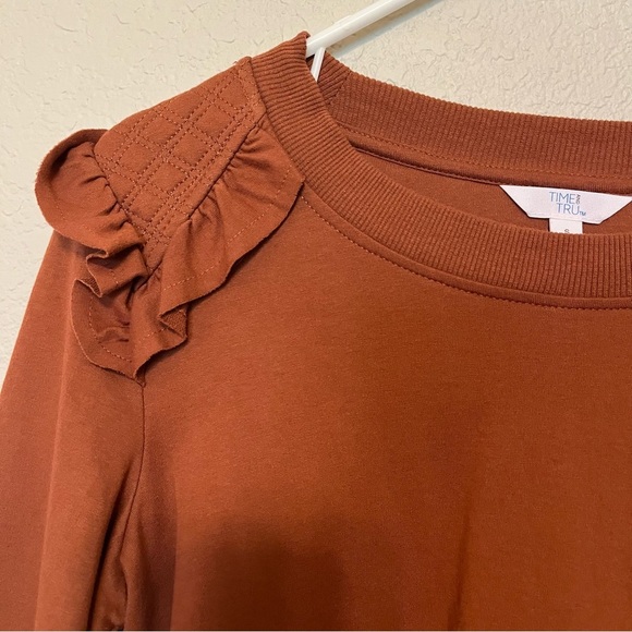 Time and Tru Women's Rust Ruffle Long Sleeve Sweatshirt Blouse Size Small - Picture 9 of 11